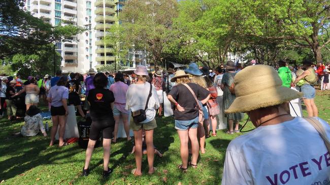 Hundreds turn out for Darwin's Yes rally at the Esplanade. Picture: Zayda Dollie