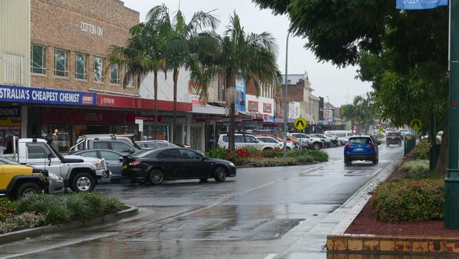 Cars parked along Prince St, Grafton