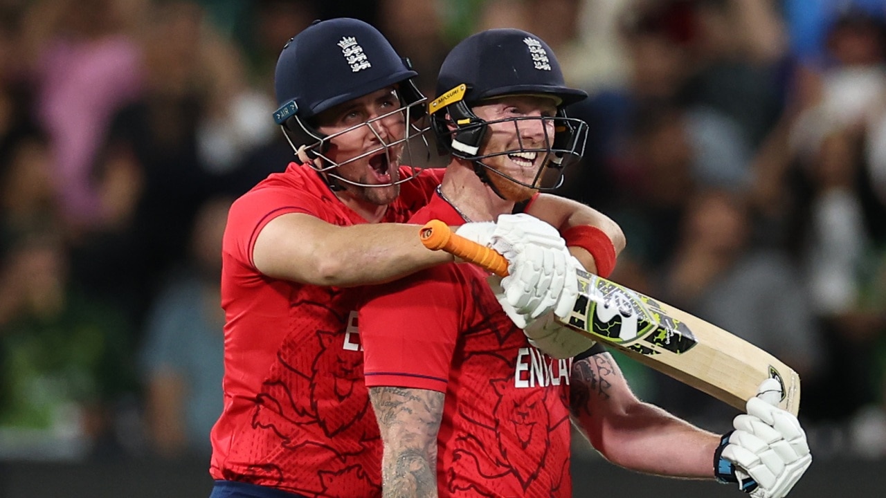 England defeat New Zealand by 20 runs in Men's T20 Cricket World Cup in  Brisbane - ABC News