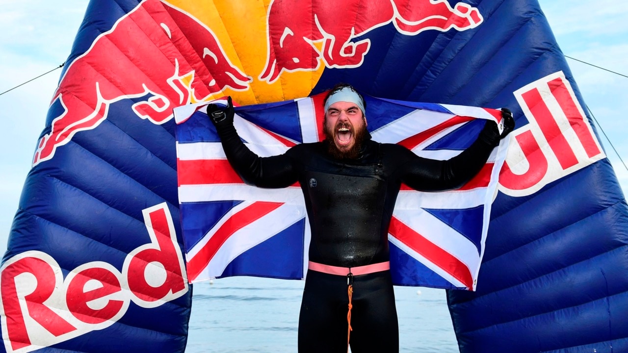 Man completes 2864km swim around Britain