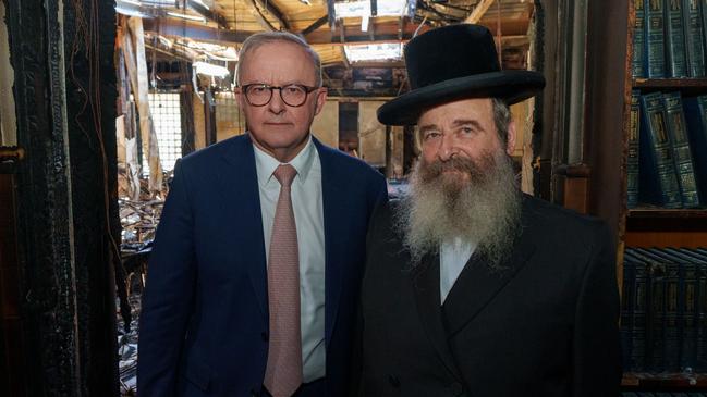 Mr Albanese visits the Adass Israel Synagogue. Picture: Office of the PM