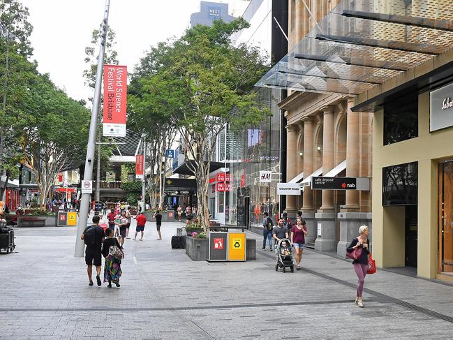 Only a few shoppers could be found in the Queen Street Mall on Saturday morning. (AAP image, John Gass)