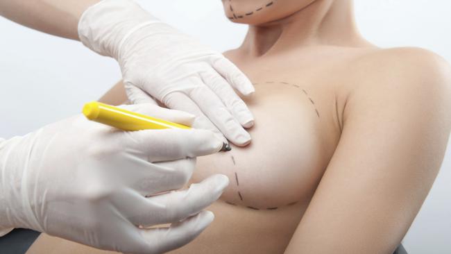 Patients who choose to do cosmetic surgery with an unregistered health practitioner may now have to wait days before going under the knife.