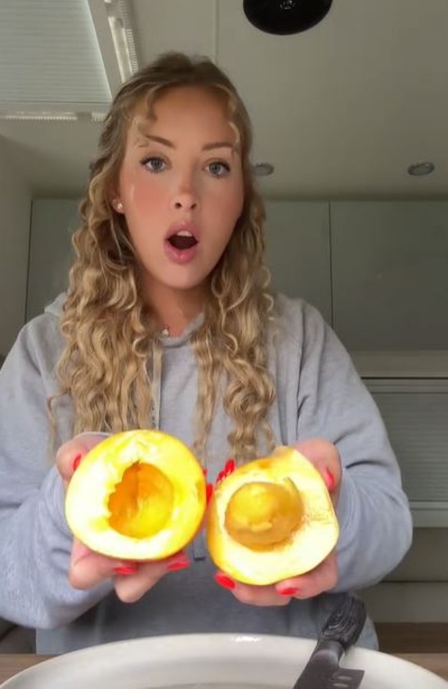 This mango act has has gone viral on TikTok. Picture: TikTok/@chloe_dillon