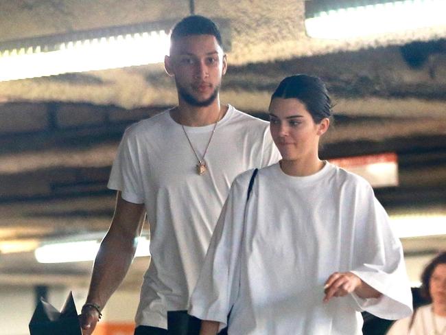 *** STRICT WEB EMBARGO UNTIL 4AM 13/6/18DO NOT USE ONLINE UNTIL AFTER THIS EMBARGO - HEAVY FINE APPLY ****PREMIUM-EXCLUSIVE* ** RIGHTS: ONLY AUSTRALIA, NEW ZEALAND ** Beverly Hills, CA  -   *EXCLUSIVE*  - Kendall Jenner and her new beau Ben Simmons go shopping at Barneys NY together. Kendall and Ben look cute as the duo head back to their ride after a day of retail therapy.Pictured: Kendall Jenner, Ben SimmonsBACKGRID Australia 10 JUNE 2018 BYLINE MUST READ: Javiles/Bruce / BACKGRIDAU_1259943