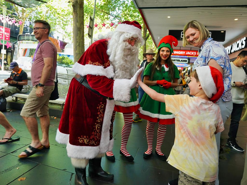 One in four Australian parents aren’t sure they can afford to buy their kids Christmas presents this year. Picture: NewsWire / Luis Enrique Ascui