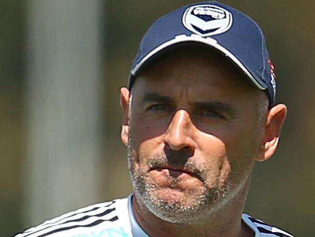 MELBOURNE, AUSTRALIA - NOVEMBER 18: Kevin Muscat, coach of the Victory looks on during a Melbourne Victory A-League training session at AAMI Park on November 18, 2015 in Melbourne, Australia. (Photo by Scott Barbour/Getty Images)