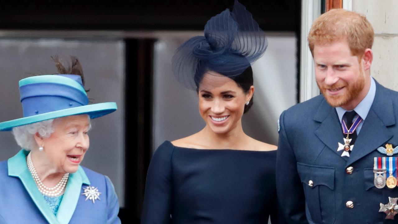 Balcony Photo Of Meghan Markle, Queen Elizabeth Reveals Big Mistake 