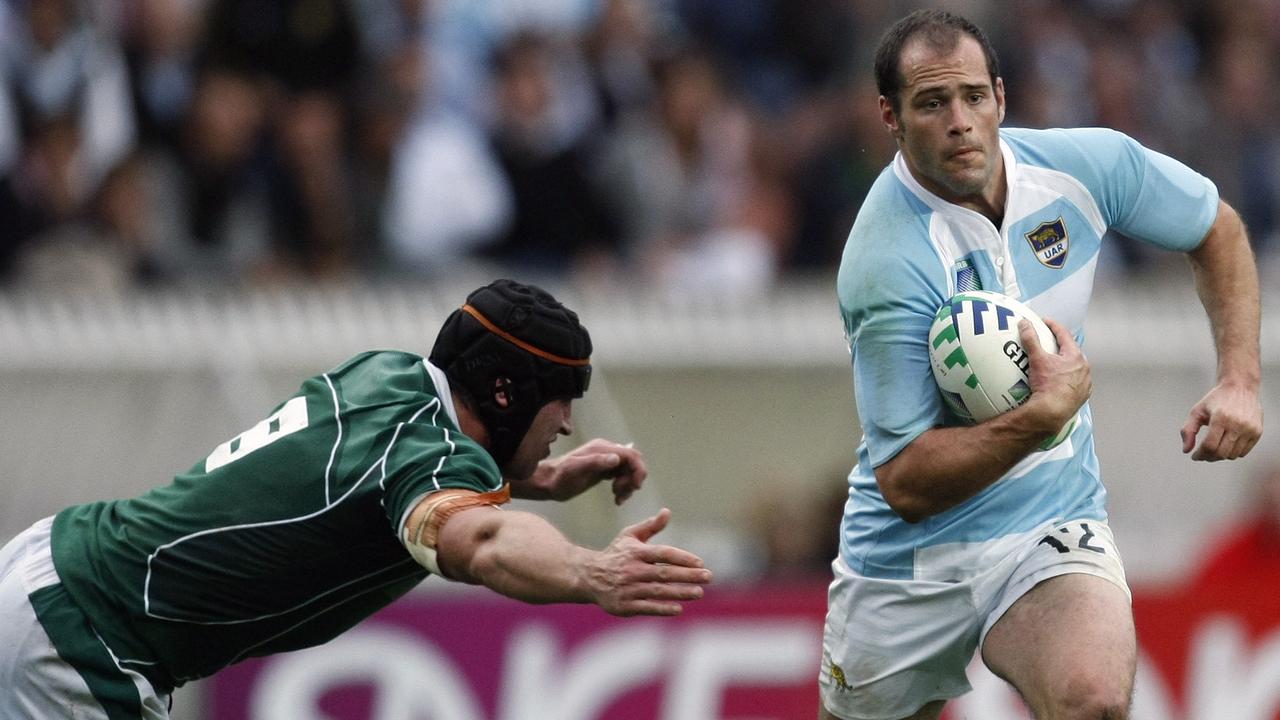 Awaiting a work visa, former Argentinian fly-half Felipe Contepomi is set to be back in Dublin as Leinsters new backs coach