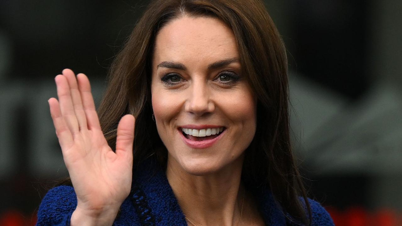 Kate makes low-key return to work