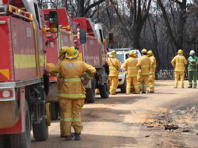 Fire fighters continue to prepare the Moyston area near the Grampians with hot days ahead and they want to prevent the fire area reigniting. Monday, December 30. 2024. Picture: David Crosling