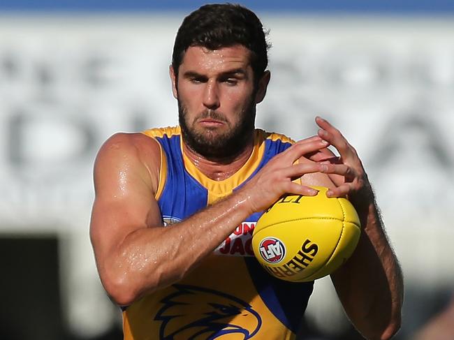 PERTH, AUSTRALIA - MARCH 10: Jack Darling of the Eagles gathers the ball during the 2019 JLT Community Series AFL match between the Fremantle Dockers and the West Coast Eagles at Rushton Park on March 10, 2019 in Perth, Australia. (Photo by Paul Kane/Getty Images)