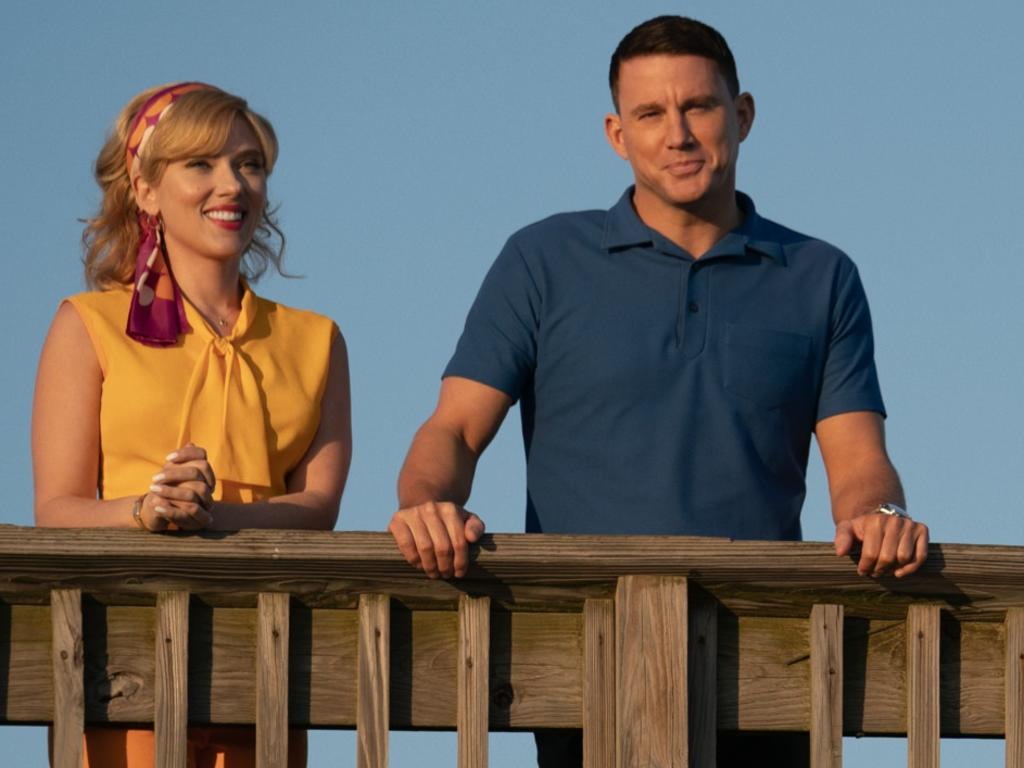 Kelly Jones (Scarlett Johansson) and Cole Davis (Channing Tatum) in Fly Me To the Moon.