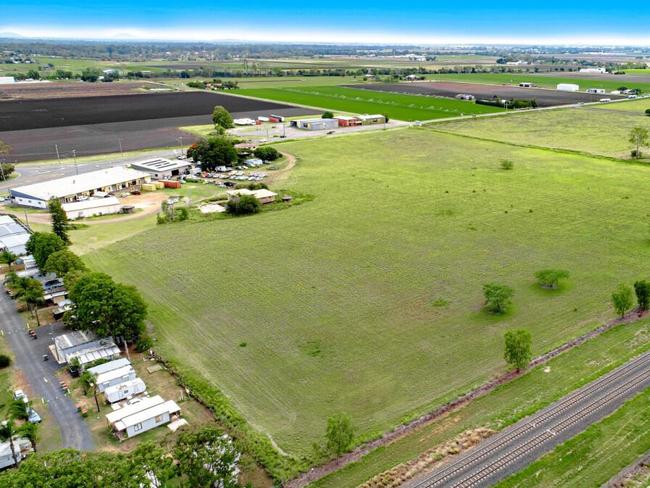 Bunnings puts Gatton block on the market