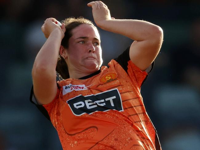 PERTH, AUSTRALIA - NOVEMBER 03: Chloe Ainsworth of the Scorchers bowls during the WBBL match between Adelaide Strikers and Sydney Sixers at WACA, on November 03, 2023, in Perth, Australia. (Photo by Will Russell/Getty Images)