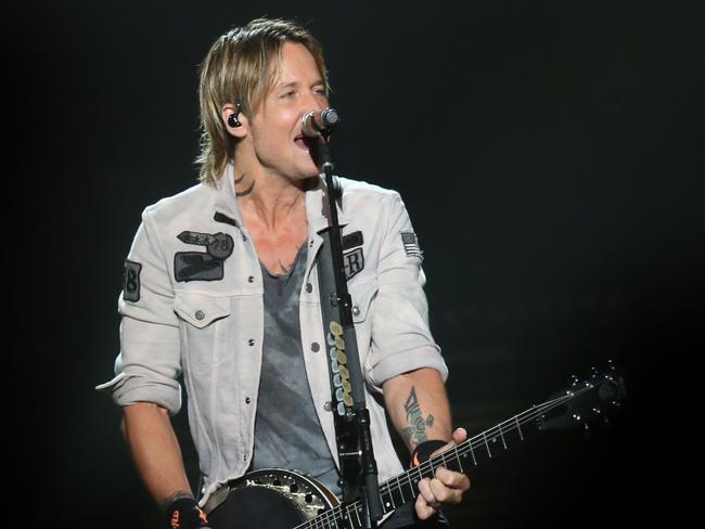 Keith Urban’s Ripcord Tour Brings Him Back To Home State 