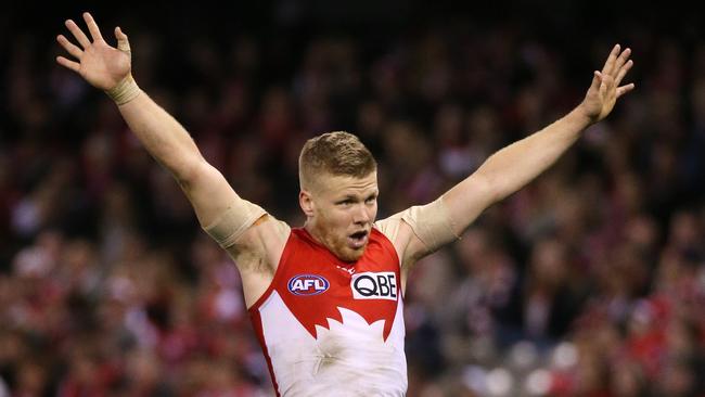 Dan Hannebery in action for the Swans.