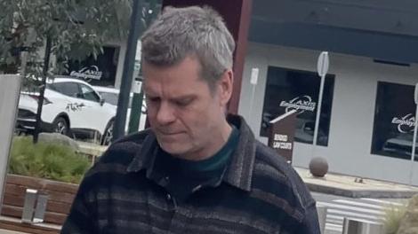 Jason Yates, 44, pleaded guilty at Bendigo Magistrates' Court to sending more than 1600 abusive messages to a woman.