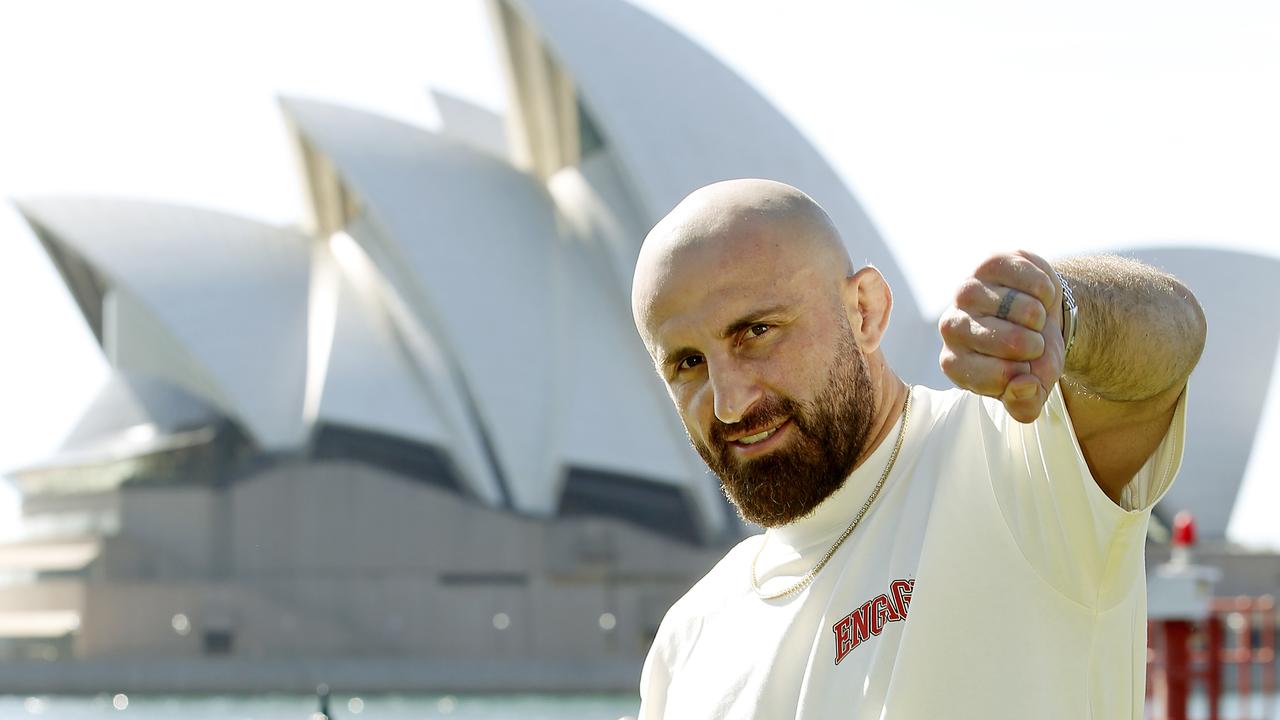 SYDNEY, AUSTRALIA - NewsWire Photos OCTOBER 17 , 2024: No.1 UFC featherweight Alexander Volkanovski in front of the Opera House after he along with Premier Chris Minns, Minister for Sport Steve Kamper and Vice President of UFC Australia Peter Kloczko, announced Sydney will host UFC 312 in February 2025. Picture: NewsWire / John Appleyard