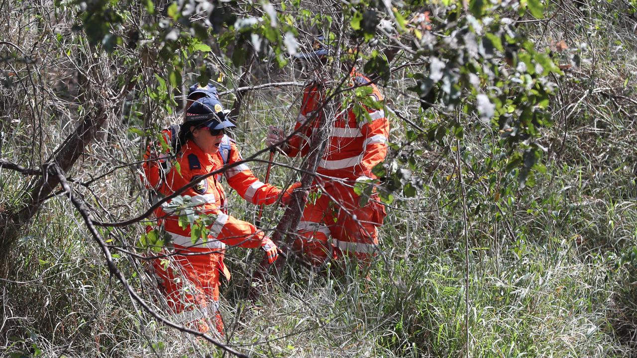 SES searched properties off Dillon Rd in The Gap. Picture: Peter Wallis