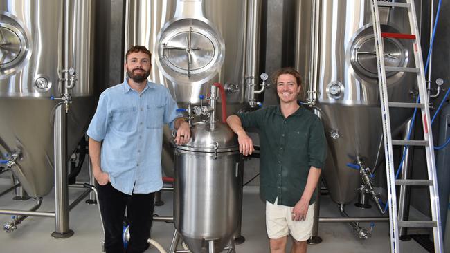 Dominic Hurley (left) and Shanu Walsh (right) are the founders of Murwillumbah brewing company Ventura Brewing.