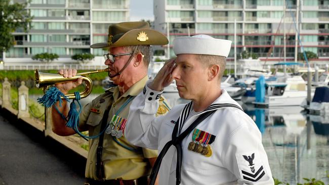 Commemoration dawn service for 80th anniversary of the Battle of the Coral Sea at Anzac Park, Townsville. Major Andrew Ryder and MU2 Justin Malizia. Picture: Evan Morgan