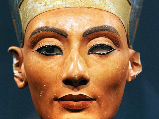 (FILES) A file picture taken on August 12, 2005, shows the bust of Queen Nefertiti of Egypt in Berlin's Old Museum. The bust of Queen Nefertiti believed to be 3,400 years old in fact is a copy dating from 1912 that was made to test pigments used by the ancient Egyptians, according to Swiss art historian Henri Stierlin on May 5, 2009. Stierlin, author of a dozen works on Egypt, the Middle East and ancient Islam, says in a just-released book that the bust currently in Berlin's Altes Museum was made on the orders of Germany archaeologist Ludwig Borchardt on site at the digs by an artist named Gerardt Marks. AFP PHOTO DDP/OLIVER LANG GERMANY OUT