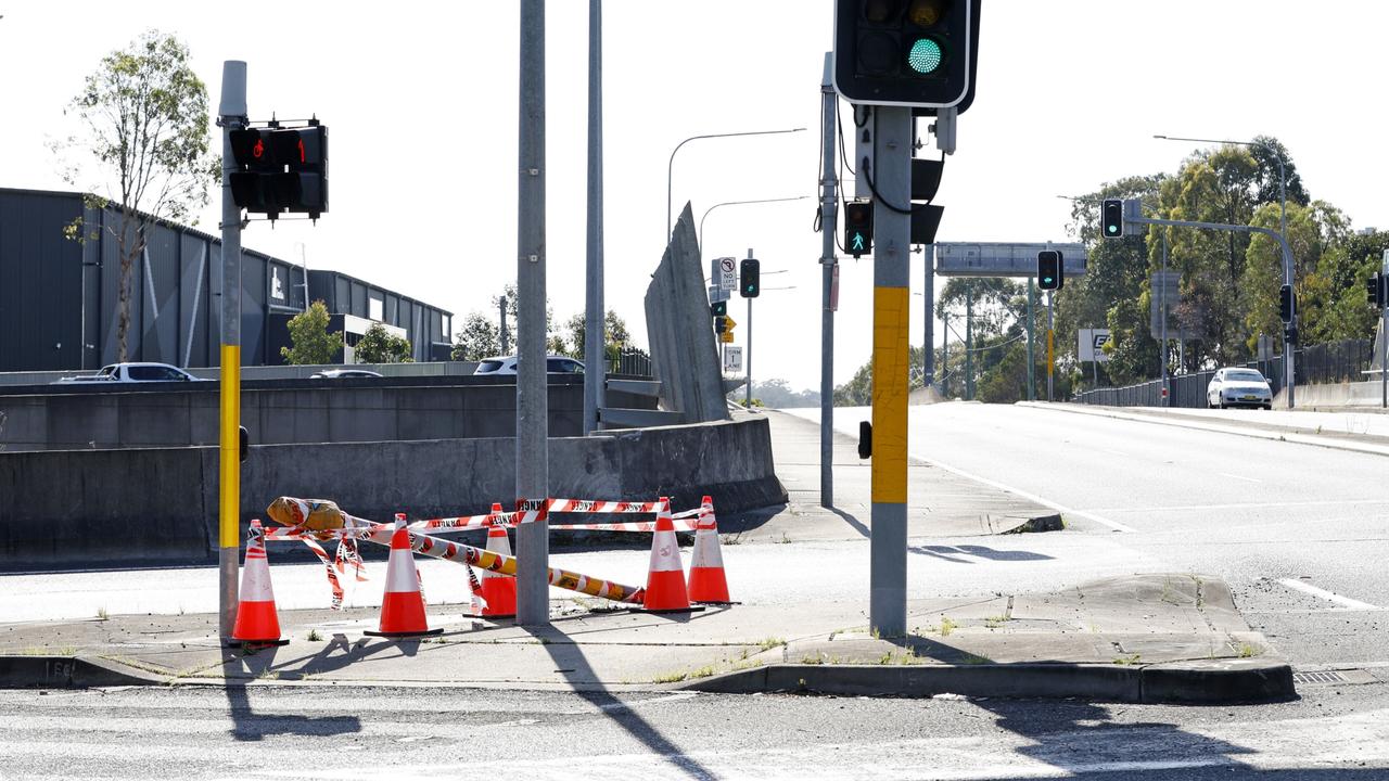 The car crashed into a power pole. Picture: NewsWire/ Damian Shaw