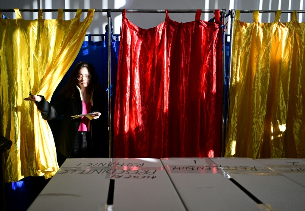 Romania returns to polls after annulled presidential vote