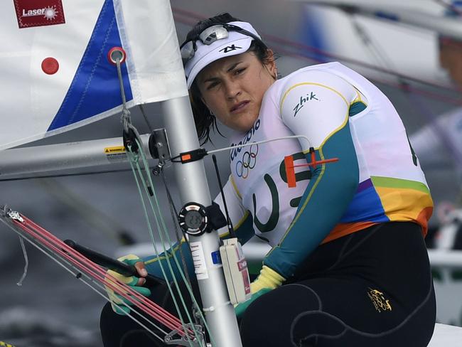 Australia's Ashley Stoddart sails during the Laser Radial Women sailing race on Marina da Gloria in Rio de Janerio during the Rio 2016 Olympic Games on August 8, 2016. / AFP PHOTO / WILLIAM WEST