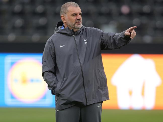 FRANKFURT AM MAIN, GERMANY - APRIL 16: Ange Postecoglou Manager of Tottenham Hotspur points out instructions to his players during a training session ahead of their UEFA Europa League 2024/25 quarter final second leg match at Deutsche Bank Park on April 16, 2025 in Frankfurt am Main, Germany. (Photo by Crystal Pix/MB Media/Getty Images)