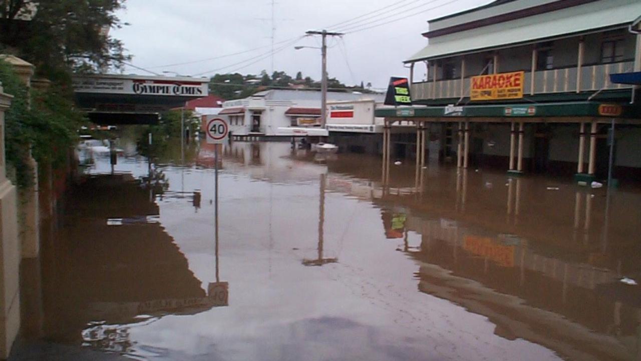 Gympie flood February 1999 - Mary Street.