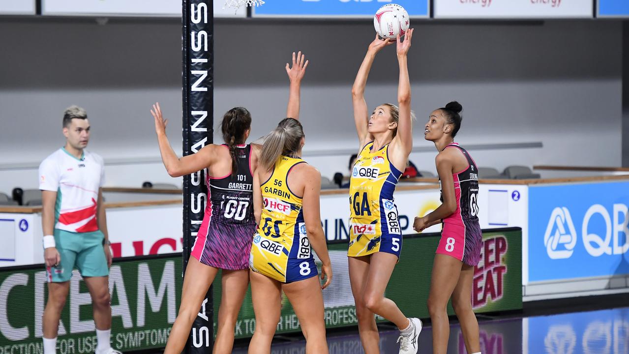 Helen Housby of the Swifts shoots against the Adelaide Thunderbirds at Nissan Arena, on August 04, 2021, in Brisbane, Australia. (Photo by Albert Perez/Getty Images)