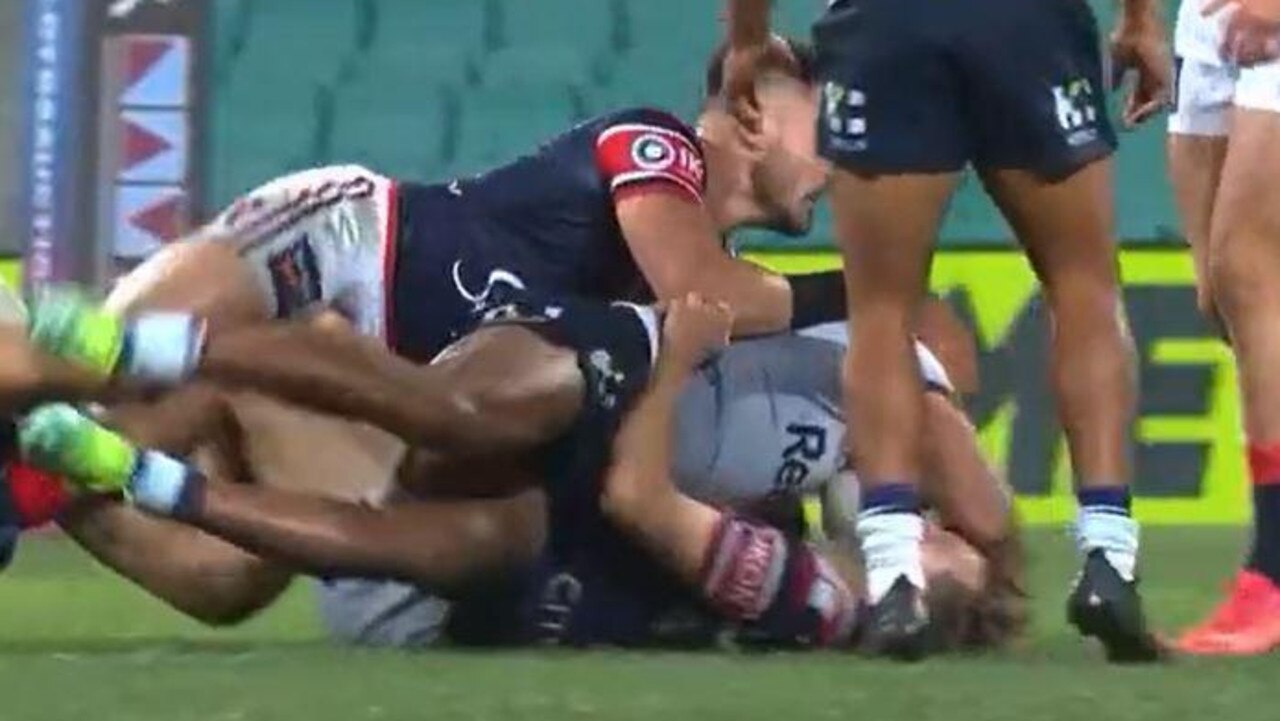 Felise Kaufusi elbow to Sam Walker.