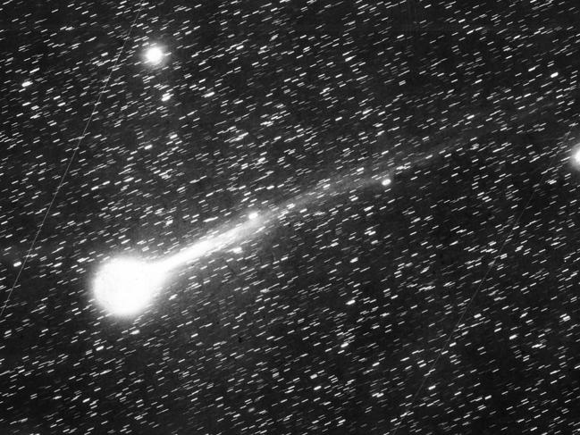 Halley's comet crosses the sky during its last visit to Earth on its circuit of the solar system. Picture taken at Siding Spring Observatory, Coonabarabran, NSW.