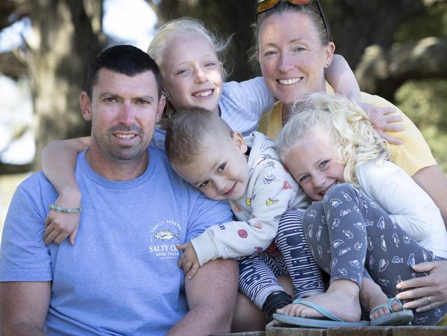 WEEKEND TELEGRAPHS SPECIAL. , PLEASE CONTACT WEEKEND PIC EDITOR JEFF DARMANIN BEFORE PUBLISHING.     ,  DAILY TELEGRAPH 11th JUNE 2024Pictured Scott Farnell with wife Chloe and children Zara Farnell (9), Holly Farnell (4), and Corey Farnell (2) on holiday in Ballina. Scott has stage four cancer. He is on a trial that's about to be shut down where your cancer is used to make a vaccine. Picture Danielle Smith