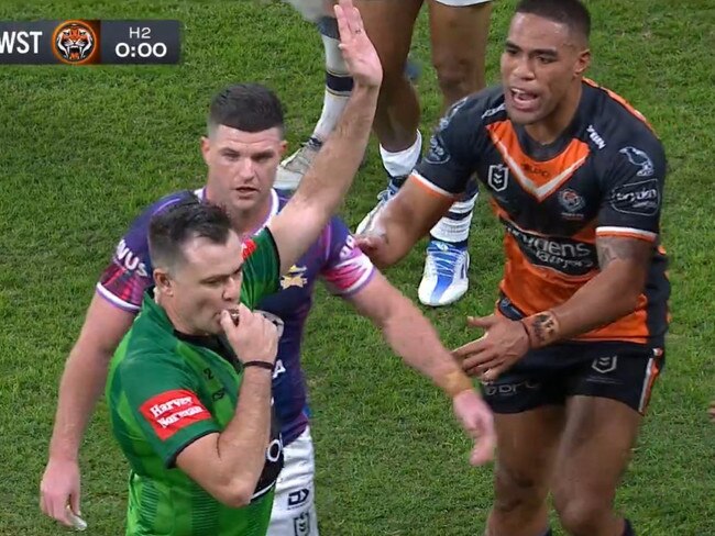 The footy world has erupted over the "short whistle". Photo: Fox Sports