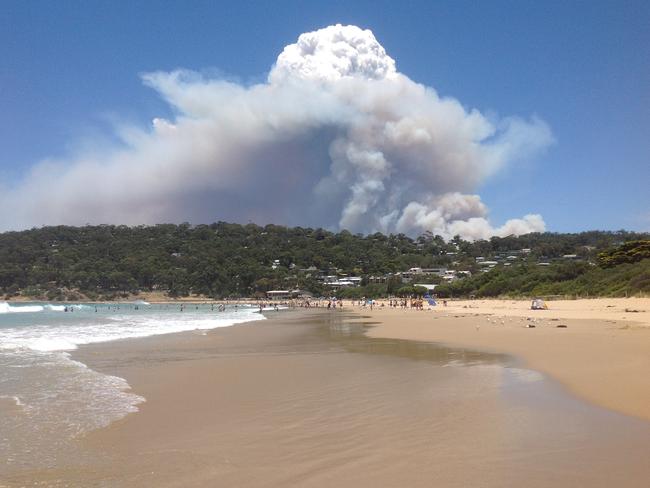 View of the bushfire heading towards Wye River from Lorne beach Picture Chris Bradley