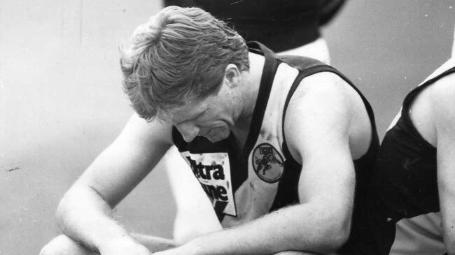 A despondent Chris McDermott after the ‘87 grand final loss.