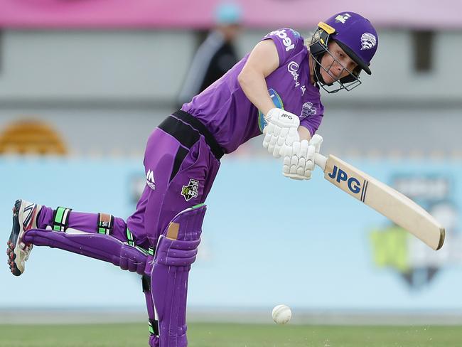 SYDNEY, AUSTRALIA - NOVEMBER 07: Nicola Carey of the Hurricanes bats during the Women's Big Bash League WBBL match between the Sydney Sixers and the Hobart Hurricanes at North Sydney Oval, on November 07, 2020, in Sydney, Australia. (Photo by Mark Metcalfe/Getty Images)