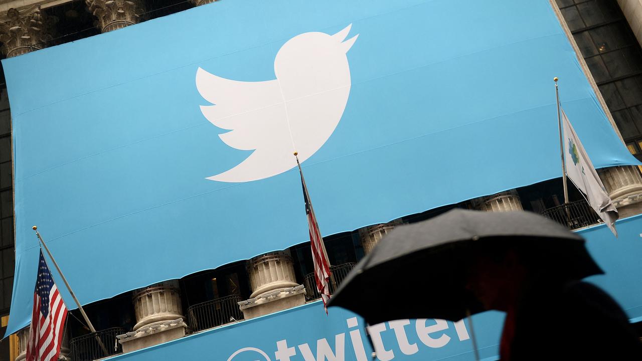A banner with the Twitter logo at the New York Stock Exchange. Photo by Emmanuel DUNAND / AFP.