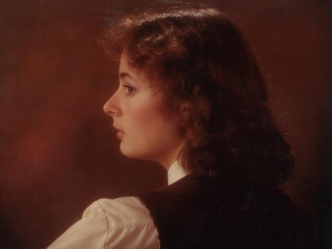 Sensitive teenage Amanda Keller, dreaming of Barry Manilow.
