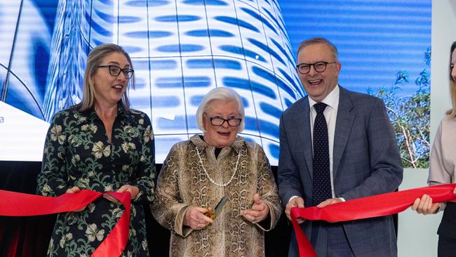 Victorian Premier Jacinta Allan, Paul Fox, and Australian Prime Minister Anthony Albanese inaugurate the Paula Fox Melanoma and Cancer Centre. Picture: NCA NewsWire / Diego Fedele