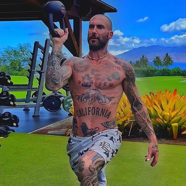 Adam Levine Maroon Singer Shows Off Tattoos During Shirtless Workout The Courier Mail