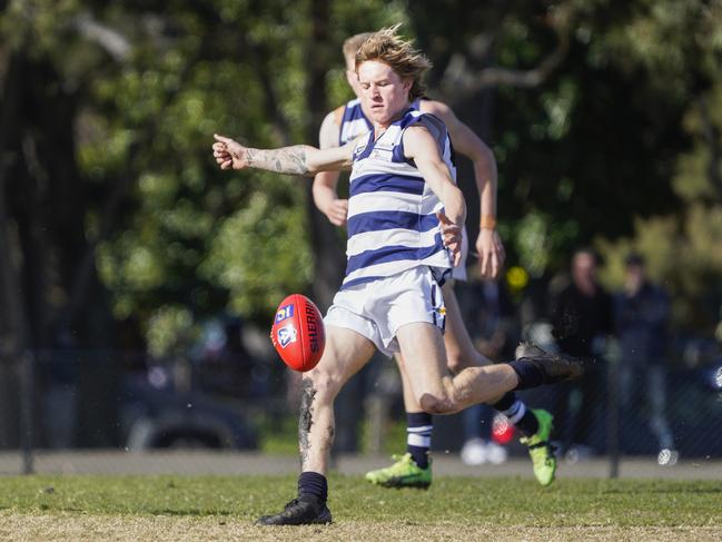 Robbie Arnott boots Pearcedale into attack.