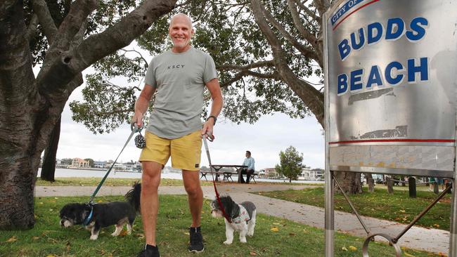 Local Ian Maynard and his dogs Ollie and Enzie. Picture Glenn Hampson