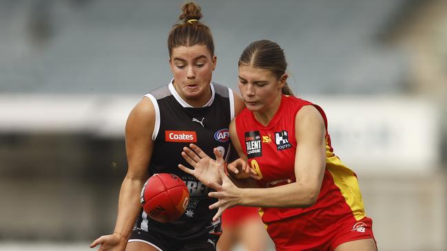 Lily Jordan, pictured left, joins Geelong’s VFLW program after playing her Coates Talent League football at GWV Rebels. Photo by Daniel Pockett/AFL Photos/via Getty Images