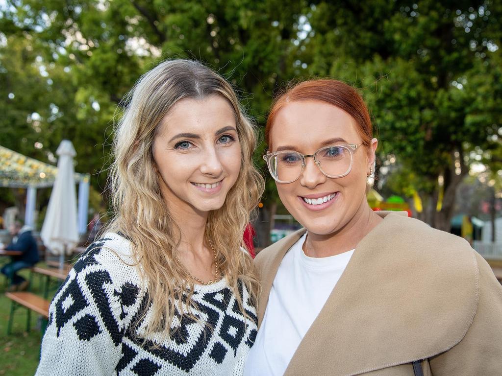 Holly McDonald (left) and Jessica Linwood. Festival of Food and Wine, Queens Park, Toowoomba Carnival of Flowers. Friday September 9, 2022 Picture: Bev Lacey