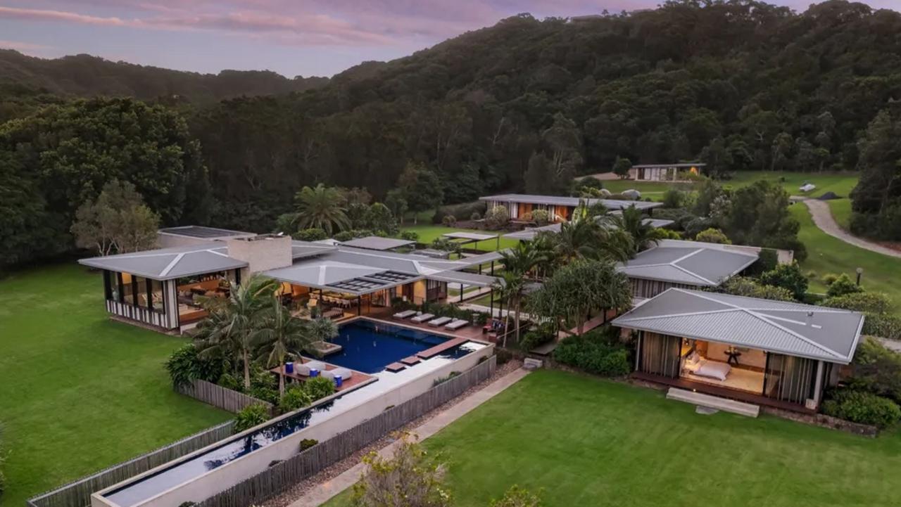 Ohana House, on Seven Mile Beach at Byron Bay. The property adjoins the Chris Hemsworth and Elsa Pataky family estate.