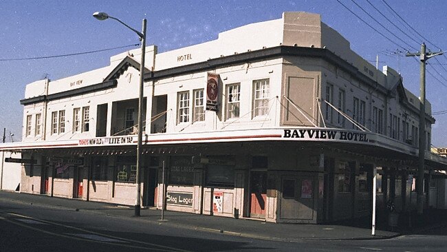 Bayview historic: Bayview Hotel around 1986 . Picture: Gostalgia Central Coast Libraries.